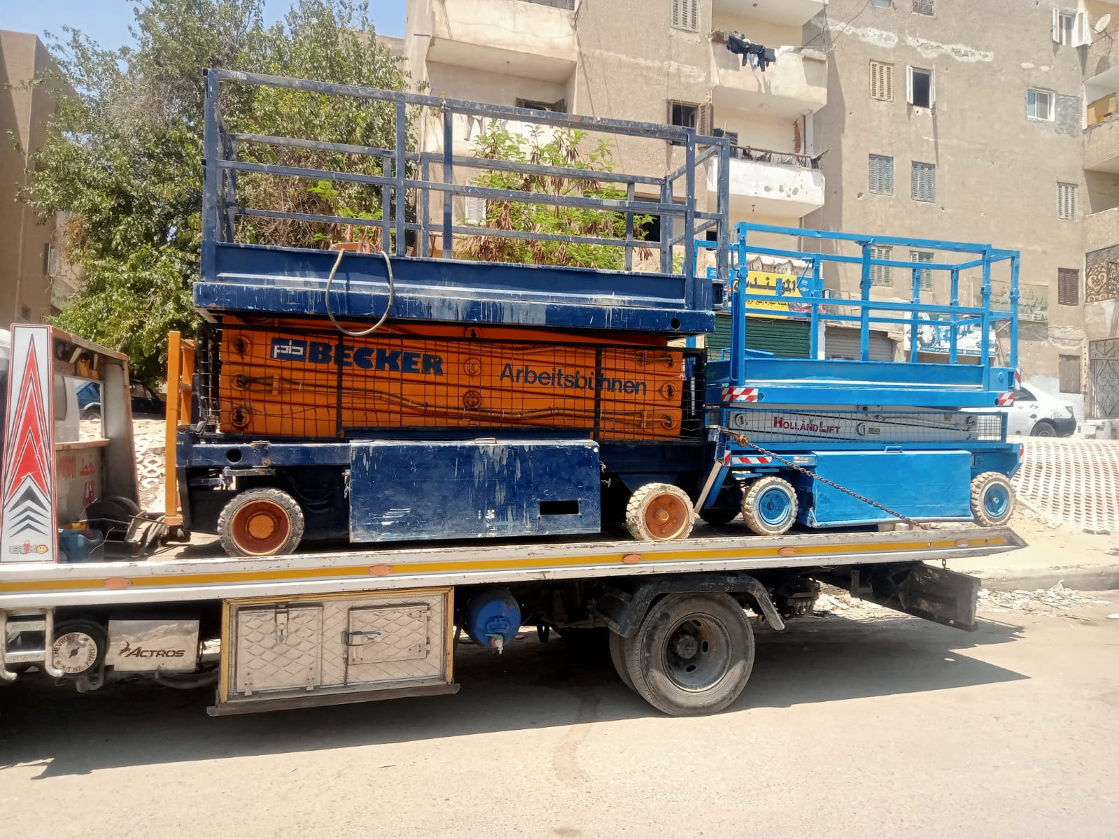 أوناش إنقاذ ونقل المعدات الثقيلة